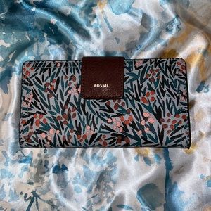 Fossil floral wallet.